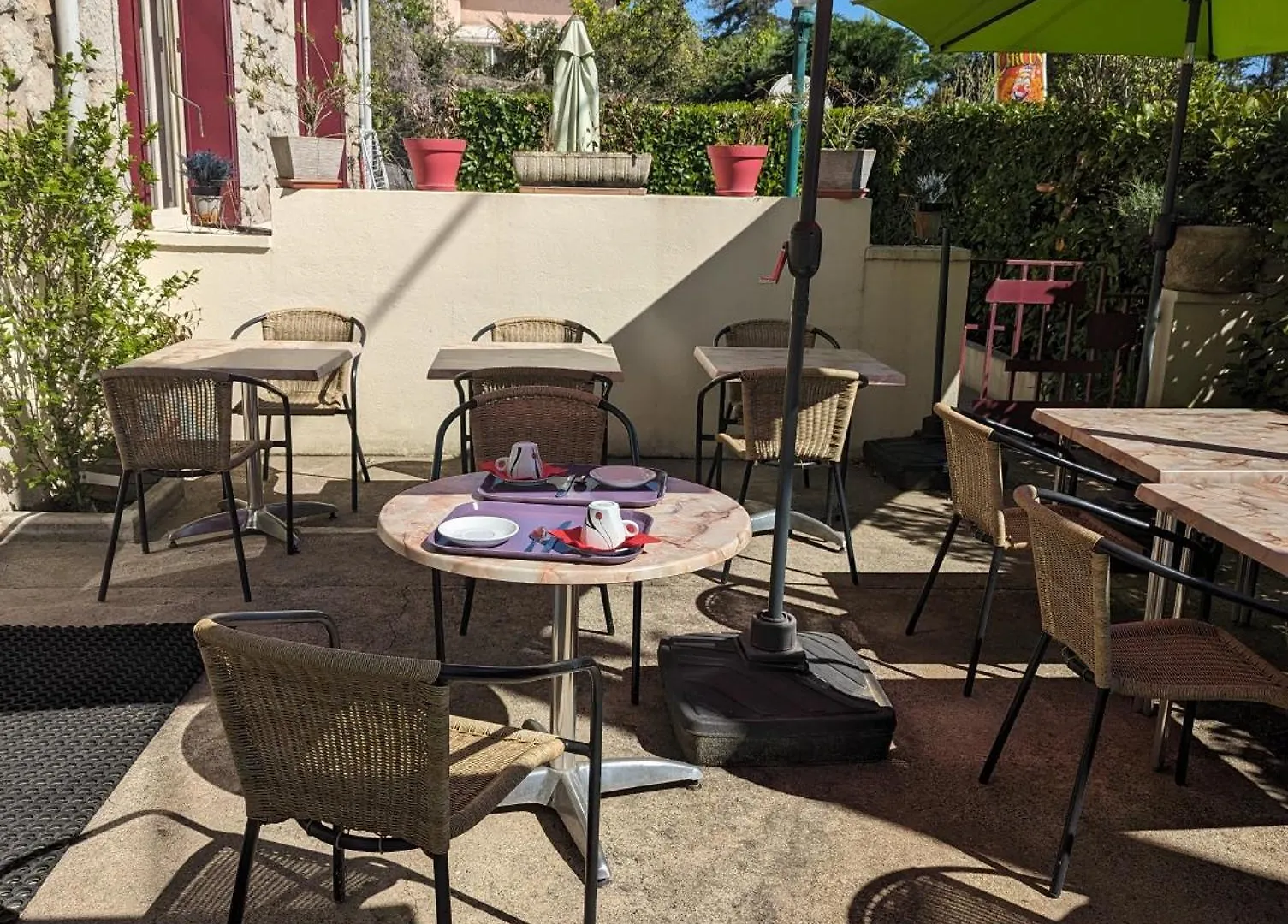 Auberge Des Pins Aubenas Hotel