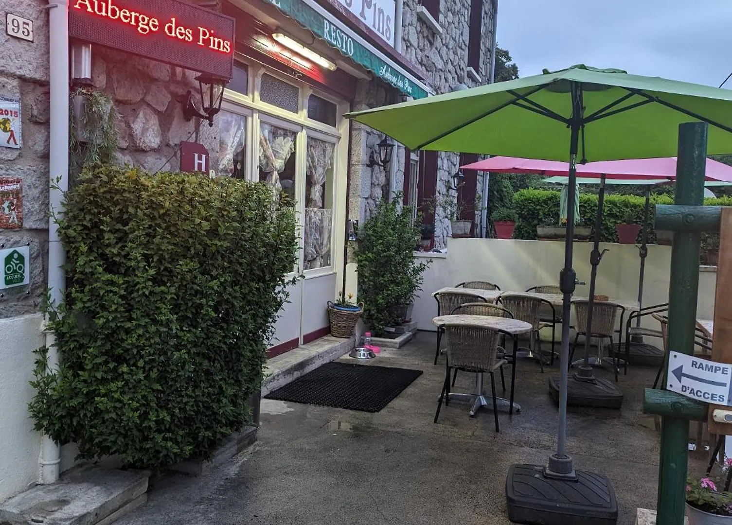 Auberge Des Pins Aubenas 2*,  France
