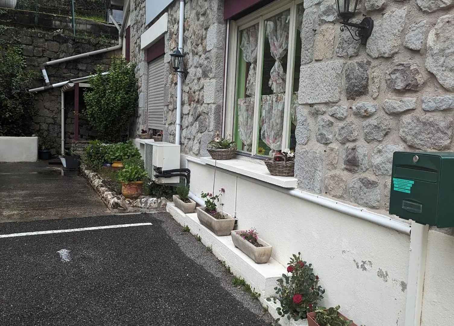 Hotel Auberge Des Pins Aubenas